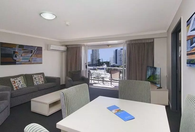 سوییت, Sovereign On The Gold Coast
