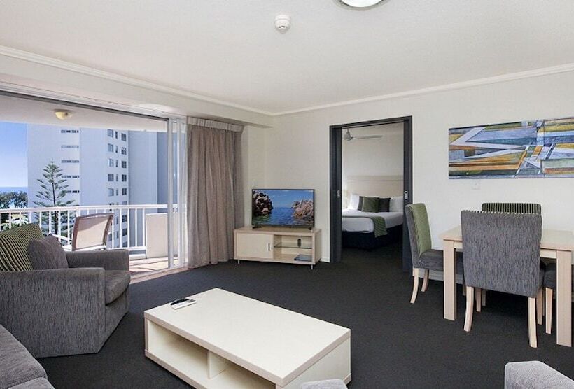 Люкс, Sovereign On The Gold Coast