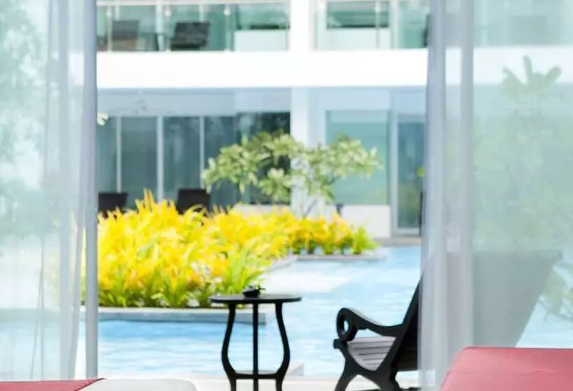 اتاق لوکس, The Old Phuket   Karon Beach Resort   Sha Plus