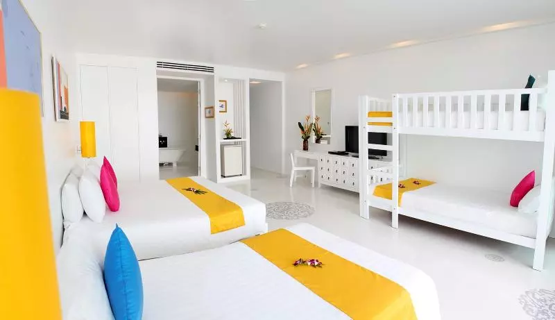 اتاق لوکس خانوادگی, The Old Phuket   Karon Beach Resort   Sha Plus