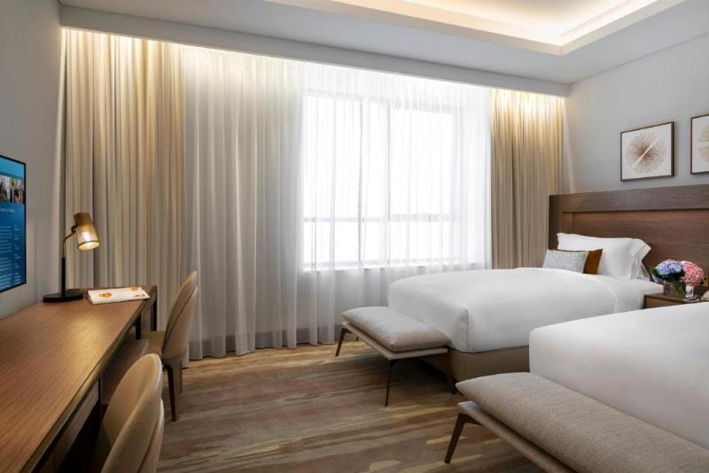 带大床的标准间, Al Jaddaf Rotana Suite