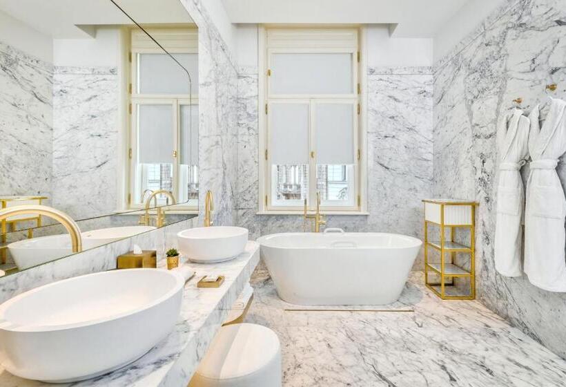 带大床的套房, Matild Palace, A Luxury Collection