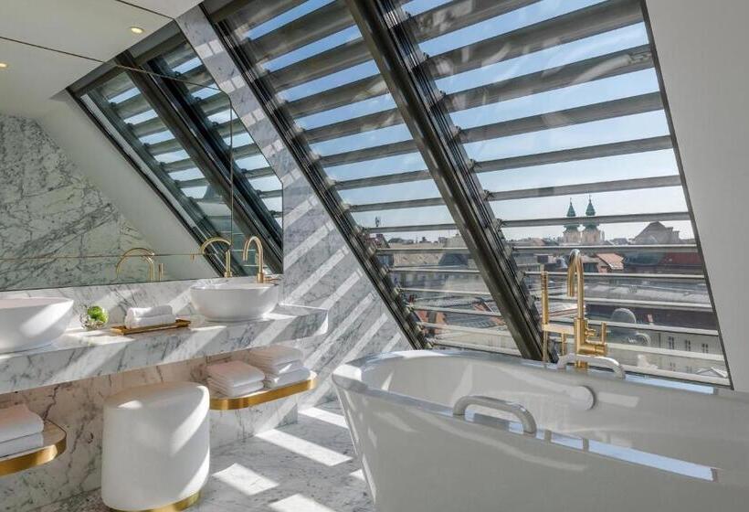 带大床的套房, Matild Palace, A Luxury Collection