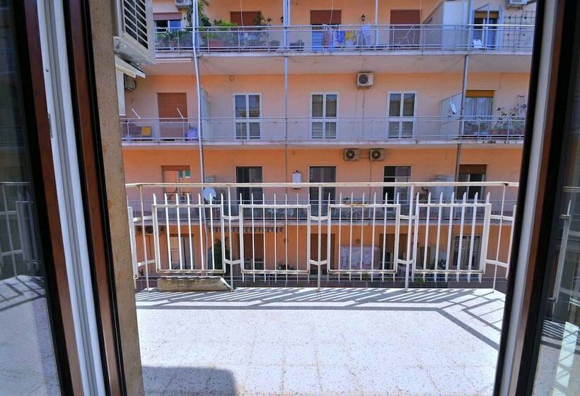 اتاق خانوادگی, B&b Manzo 11