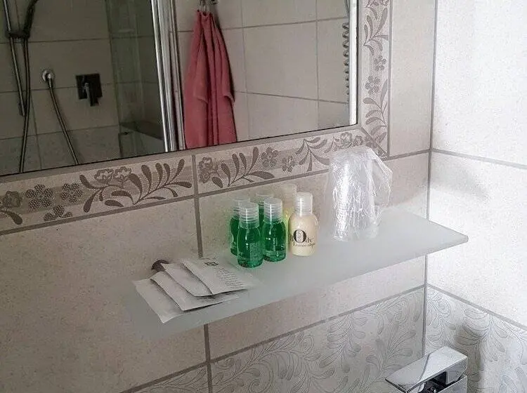 Huoneisto 1 Makuuhuone, Garni Villa Tyrol   Adults Only