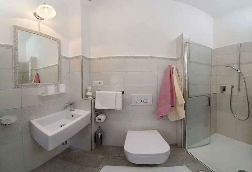 Huoneisto 1 Makuuhuone, Garni Villa Tyrol   Adults Only
