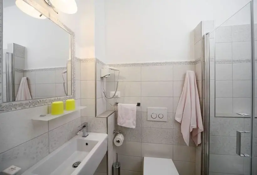 Huoneisto 1 Makuuhuone, Garni Villa Tyrol   Adults Only