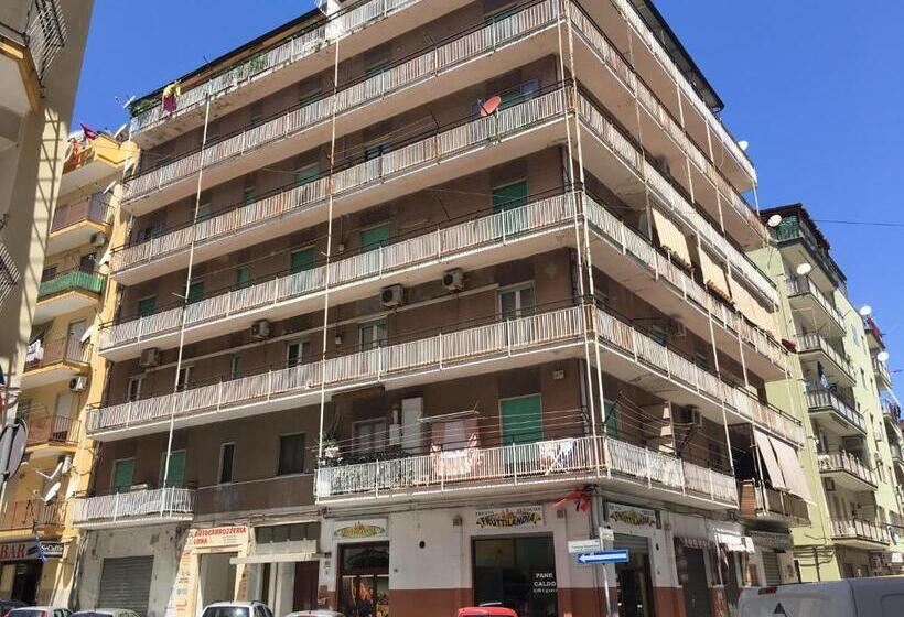 اتاق استاندارد با سرویس بهداشتی مشترک, B&b Crotone