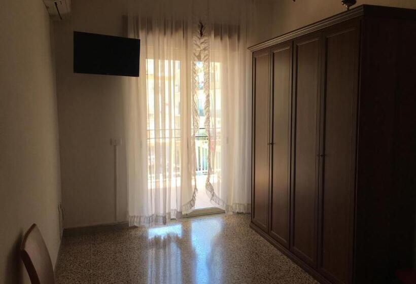اتاق استاندارد چهار تخته, B&b Crotone