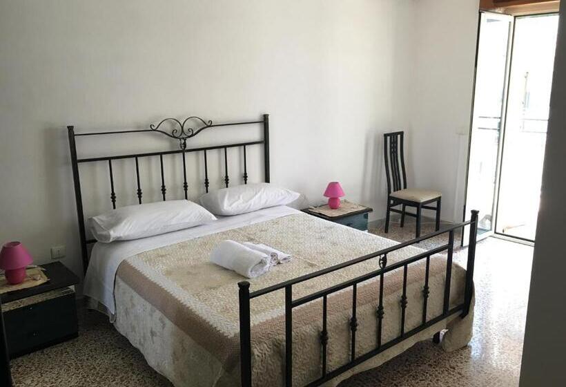 اتاق استاندارد چهار تخته, B&b Crotone