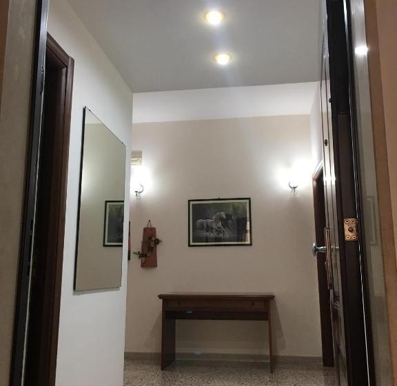 اتاق استاندارد چهارنفره با سرویس بهداشتی مشترک, B&b Crotone