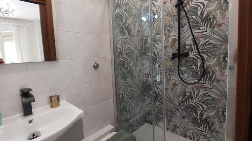 חדר סטנדרט לשלושה עם מרפסת, Tilde B&b