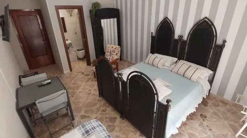 اتاق استاندارد سه تخته با بالکن, Tilde B&b