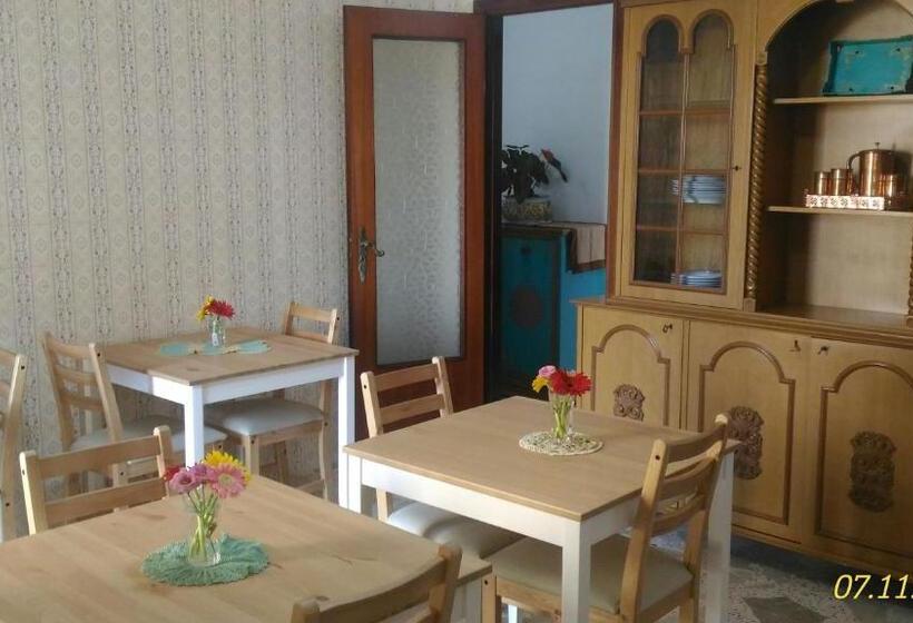 חדר סטנדרט לשלושה עם מרפסת, Tilde B&b