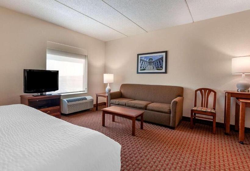 מיטת קינג בסוויטה, Clarion Suites At The Alliant Energy Center