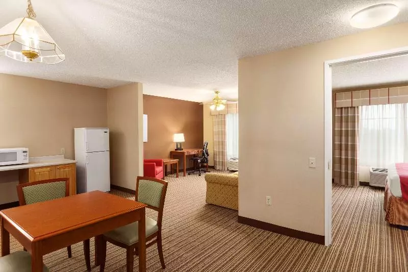 キングサイズベッドのスイートルーム, Country Inn & Suites By Radisson, Bel Air Aberdeen, Md