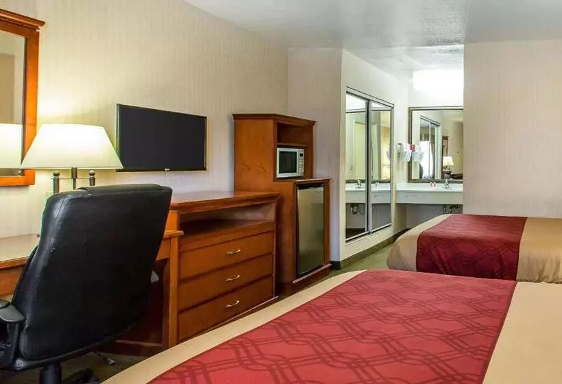 ２ダブルベッドのスタンダードルーム, Econo Lodge Inn & Suites Riverside  Corona