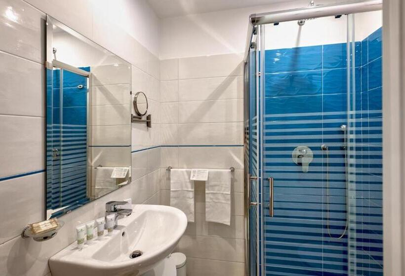 اتاق کلاسیک, Isabella Sorrento