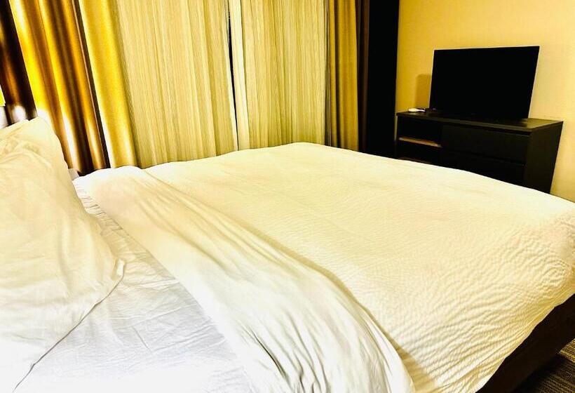 Deluxe Suite met Kingsize Bed, Radiant Inn And Suites