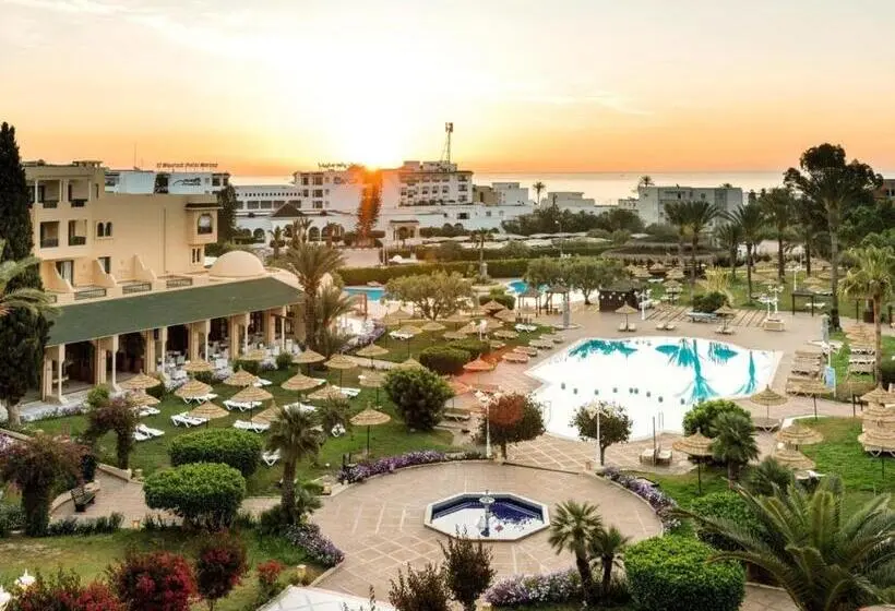 اتاق استاندارد با چشم‌انداز استخر, Royal Kenz Thalasso & Spa