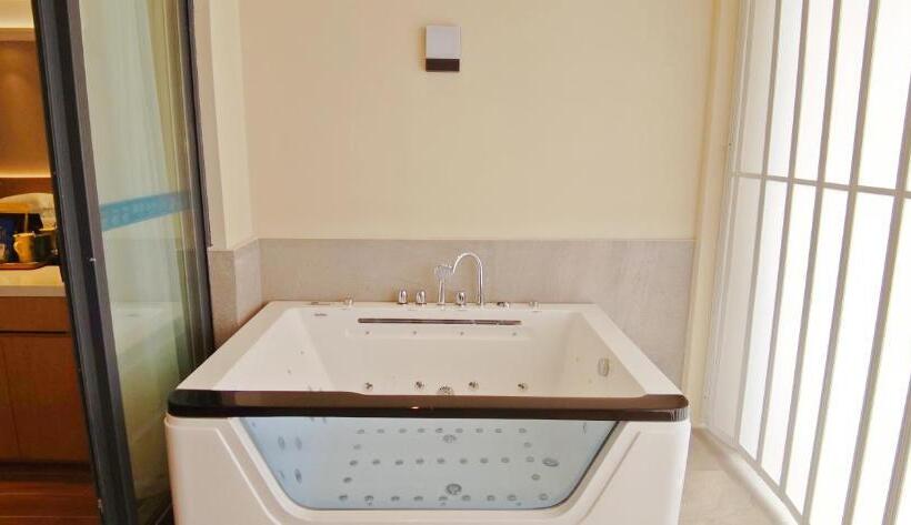 חדר סטנדרט לשלושה, Sanya South China