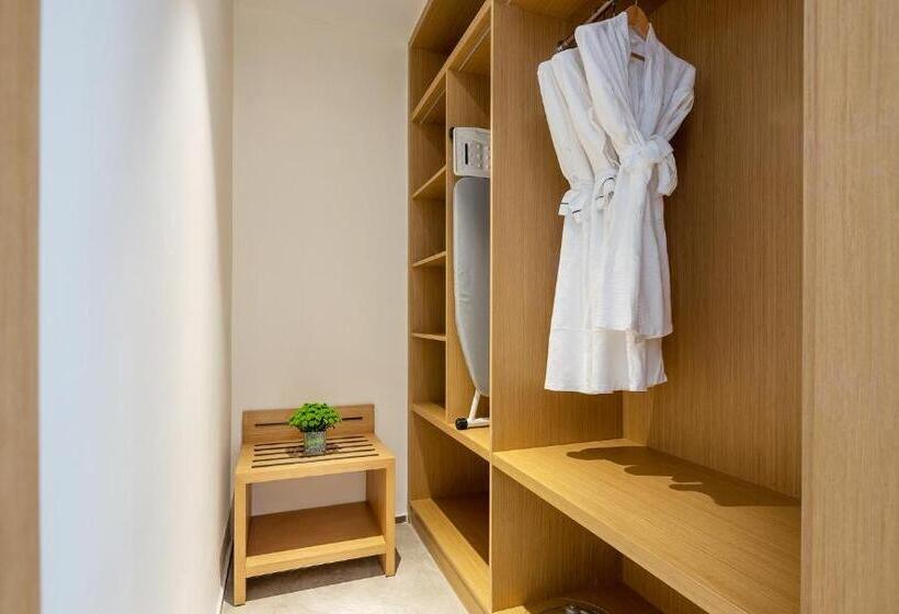 חדר סטנדרט לשלושה, Sanya South China