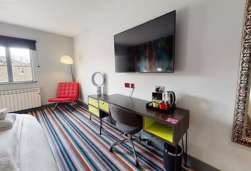 スタンダードルーム, Village Hotel Maidstone