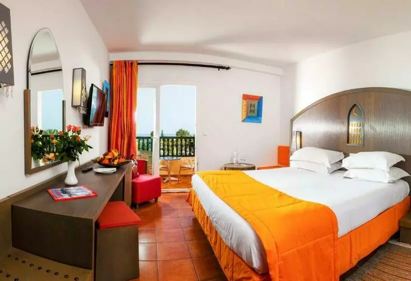 اتاق استاندارد با چشمانداز استخر, Royal Kenz Thalasso & Spa