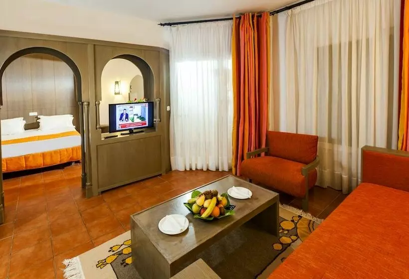 اتاق استاندارد چهارنفره با چشمانداز باغ, Royal Kenz Thalasso & Spa