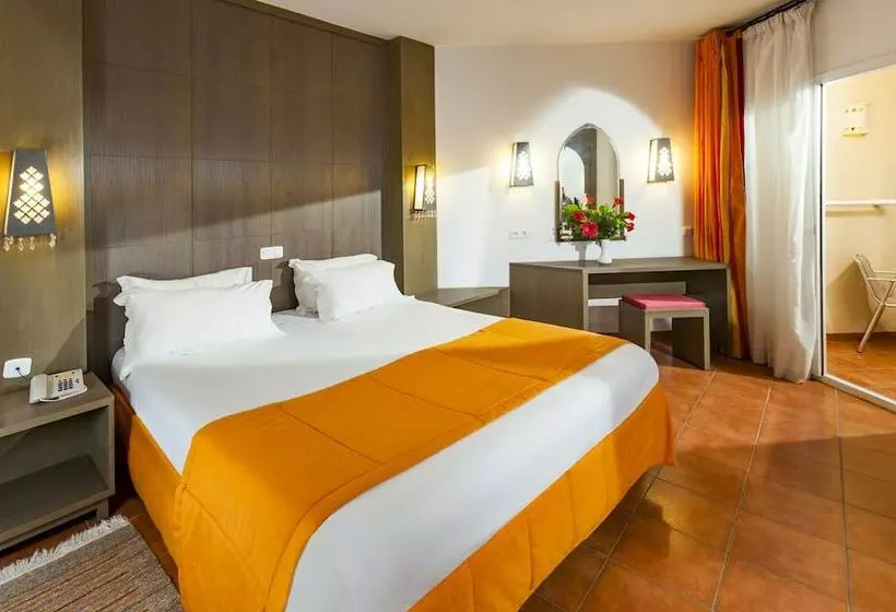 اتاق استاندارد چهارنفره با چشمانداز باغ, Royal Kenz Thalasso & Spa