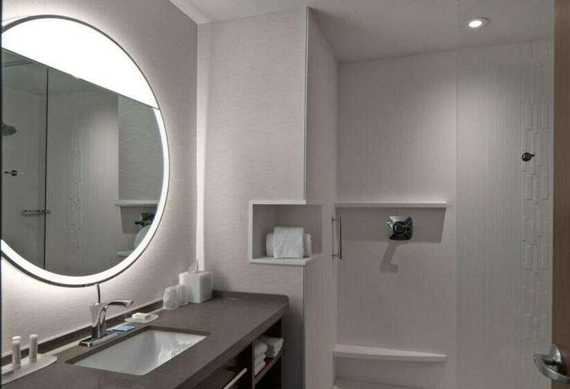 غرفة قياسية سرير كينج, Courtyard By Marriott Jefferson City