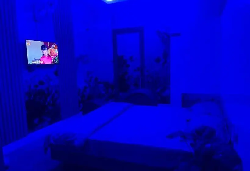 اتاق لوکس, Nhà Nghỉ K House