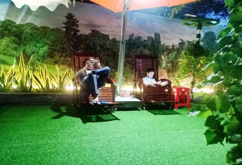 اتاق استاندارد با سرویس بهداشتی مشترک, Nhà Nghỉ K House