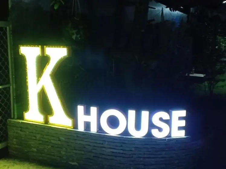 اتاق استاندارد با سرویس بهداشتی مشترک, Nhà Nghỉ K House