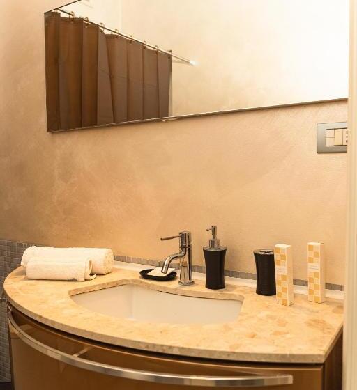 标准间带漩涡浴缸, Taranto Mn Place