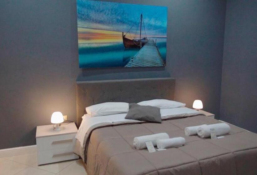 豪华房间, Taranto Mn Place