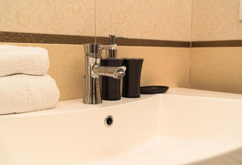 豪华房间, Taranto Mn Place