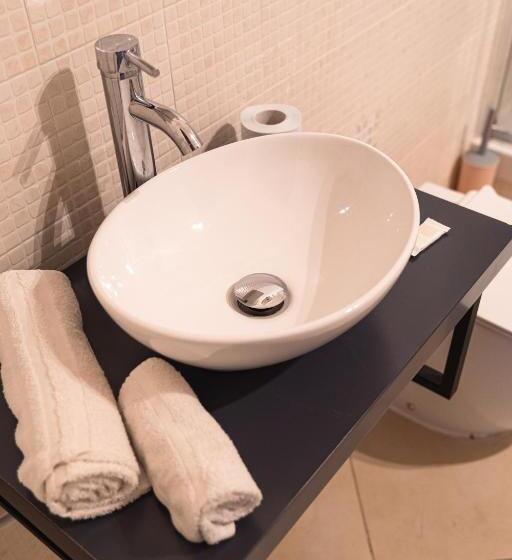 高级大房间, Taranto Mn Place