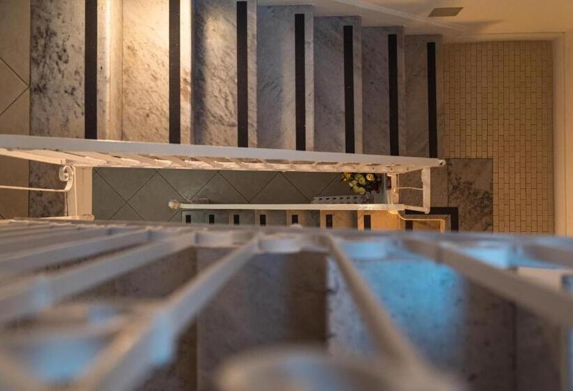 标准间, Taranto Mn Place