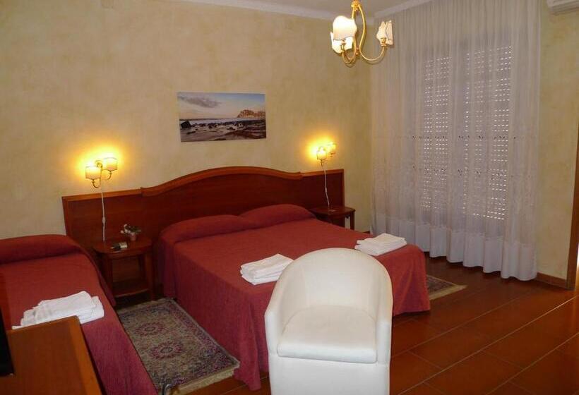 Трехместный Номер Стандарт с Балконом, B&b Il Nido