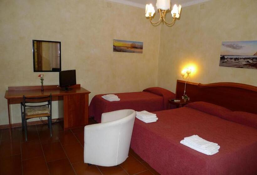 Трехместный Номер Стандарт с Балконом, B&b Il Nido