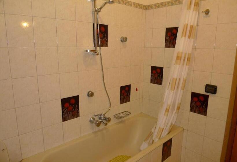 Трехместный Номер Стандарт с Балконом, B&b Il Nido