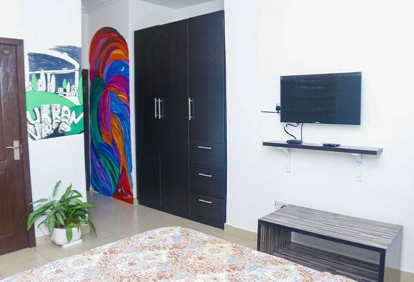 اتاق لوکس با چشم‌انداز شهر, Havilah Suites