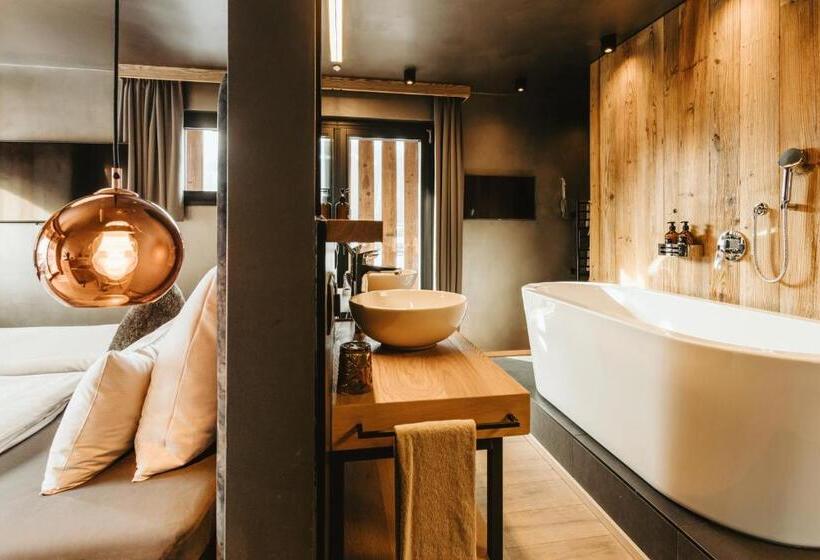 이코노미 룸, Almmonte Präclarum Suites Design