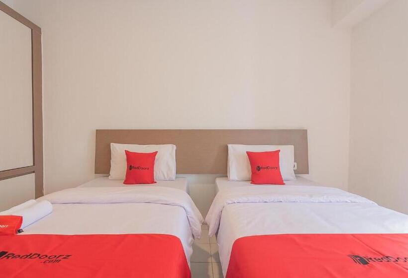 Номер Стандарт, Reddoorz Apartment @ Emerald Towers Bandung