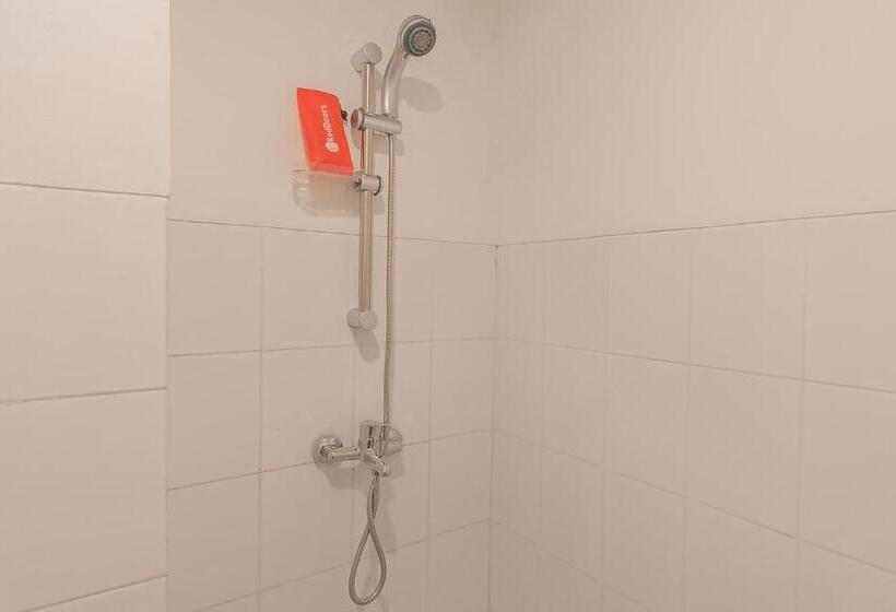 Номер Deluxe, Reddoorz Apartment @ Emerald Towers Bandung