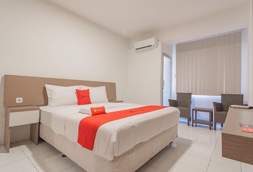 Номер Deluxe, Reddoorz Apartment @ Emerald Towers Bandung