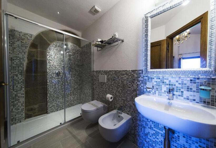 اتاق اکونومی, Casale Le Masse