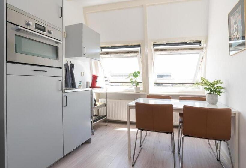 סוויטה, Central Rooftop Terrace Guest Suite