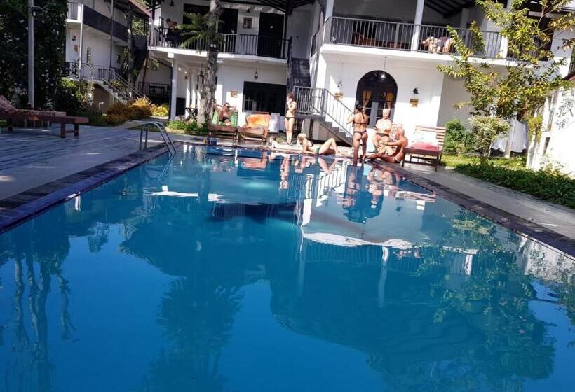 Quarto Estandar com Terraço, Ella Forest Paradise
